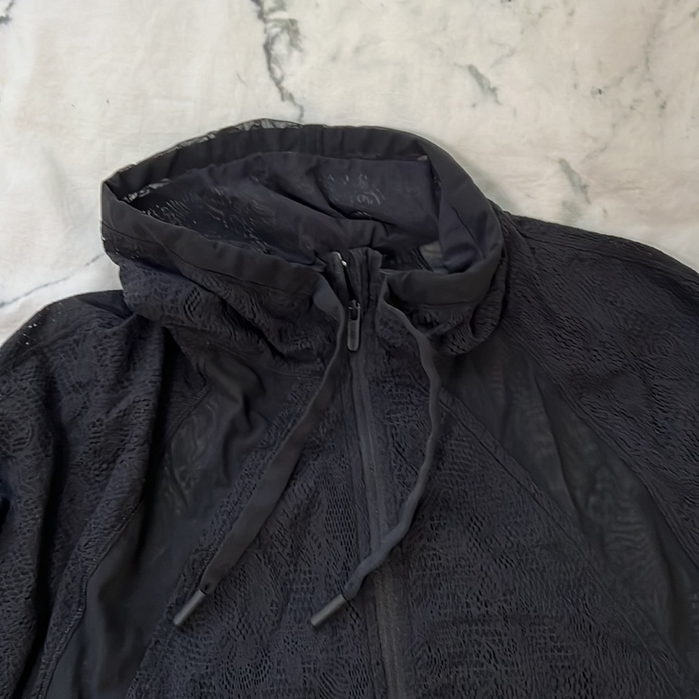 Lululemon jacket - Picture 3 of 3